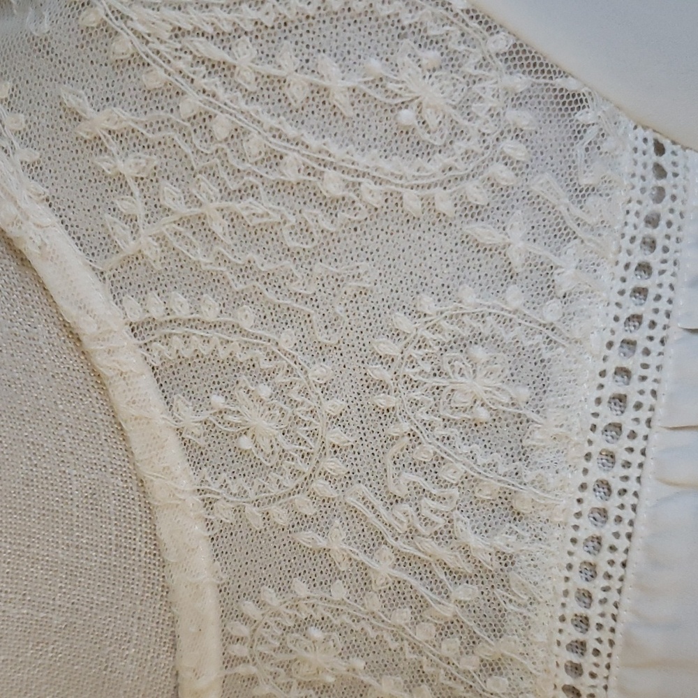 Sheer embroidered blouse - Picture 2 of 6